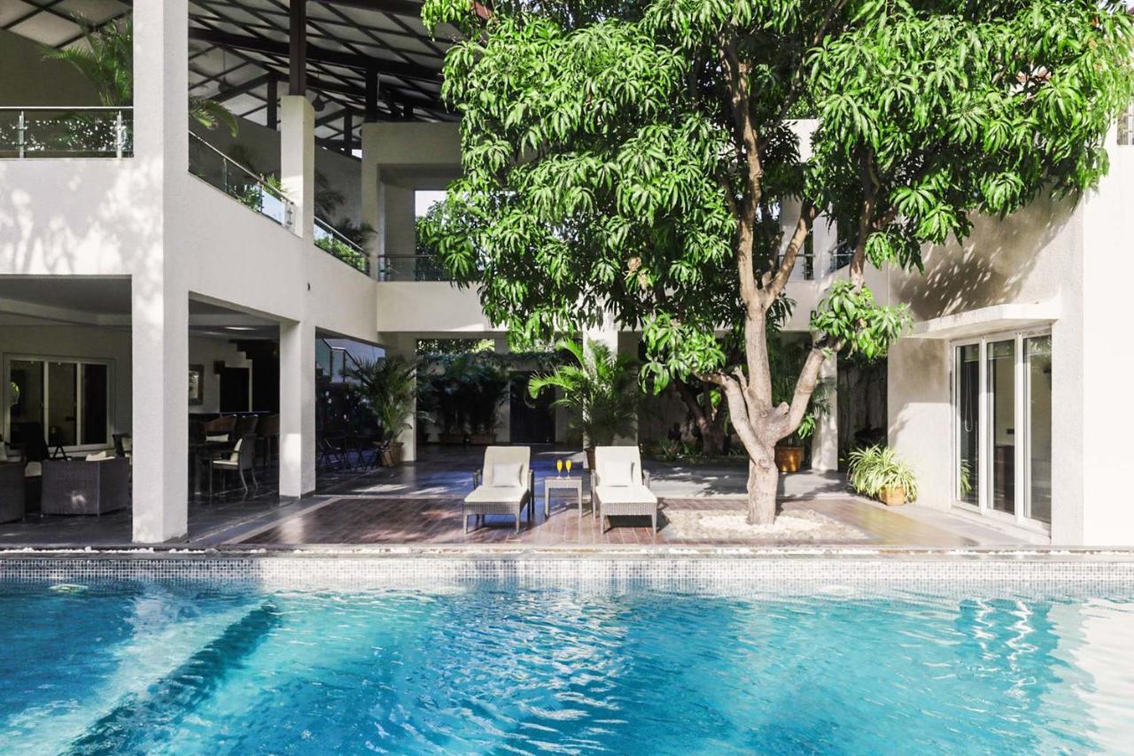 The Leaf By Stayvista - An Enchanting Escape Offering A Pool, Terrace, Lush Lawn, Contemporary Interiors, And Indoor Games Alībāg Extérieur photo